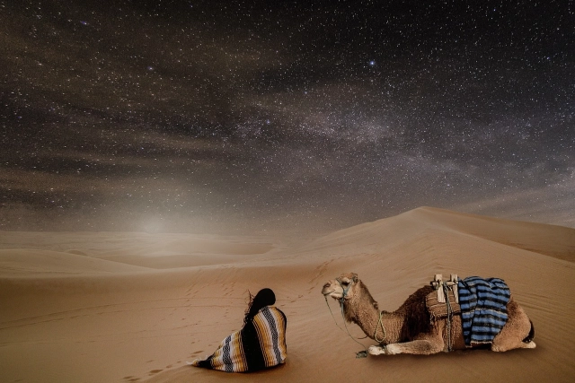 wonderful starry night in sahara desert